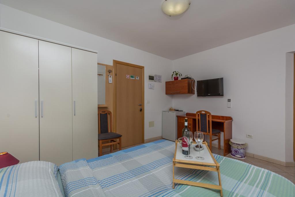 Guest House Gloria Novigrad  Екстер'єр фото