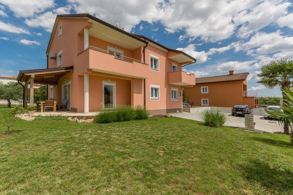Guest House Gloria Novigrad  Екстер'єр фото