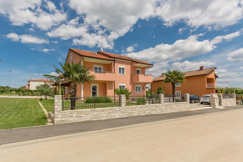 Guest House Gloria Novigrad  Екстер'єр фото