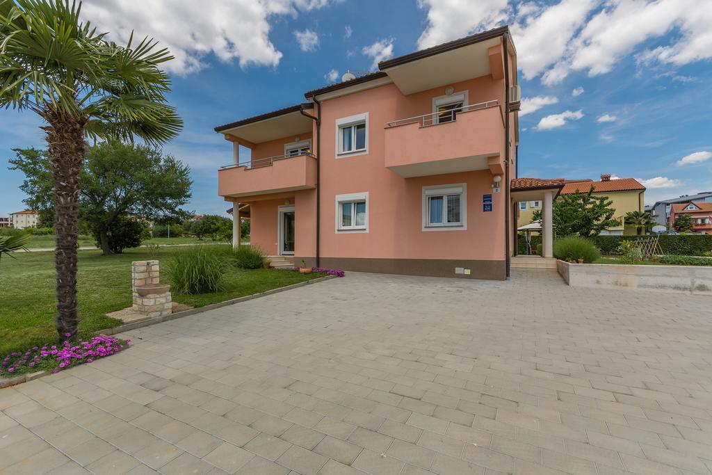 Guest House Gloria Novigrad  Екстер'єр фото