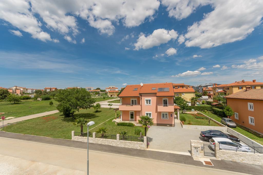 Guest House Gloria Novigrad  Екстер'єр фото
