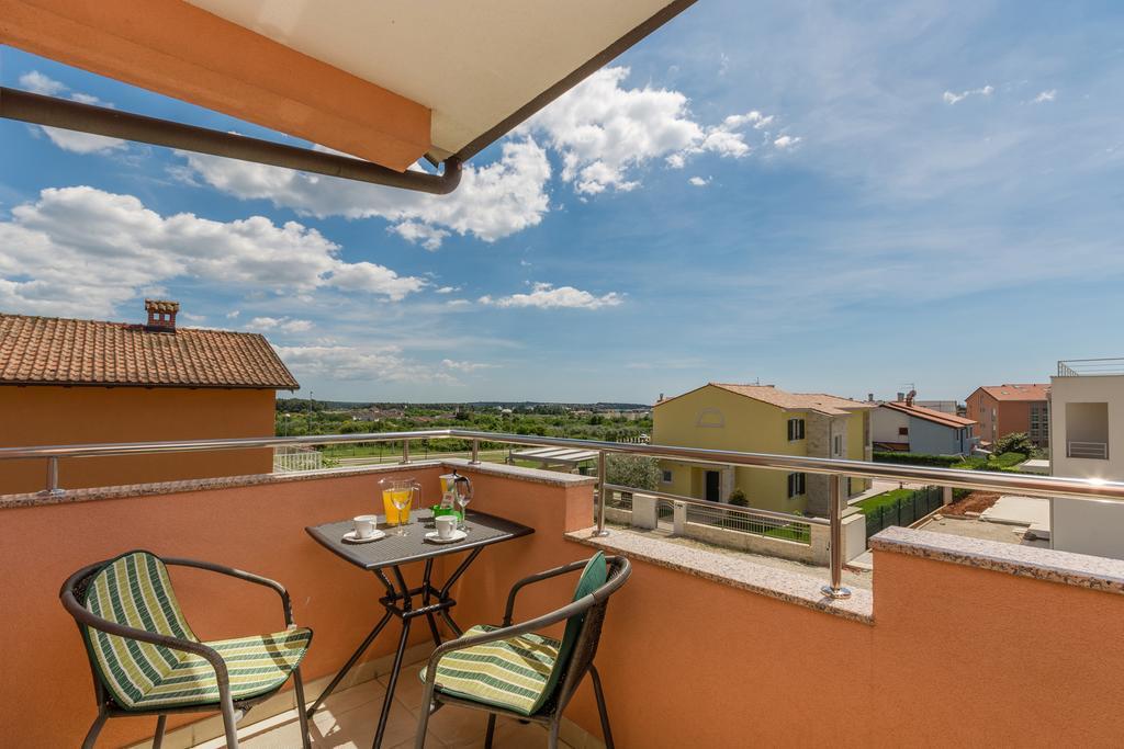 Guest House Gloria Novigrad  Екстер'єр фото